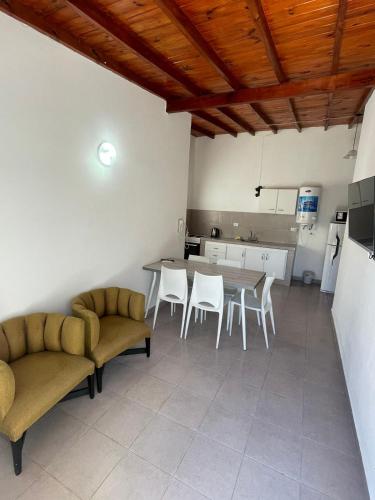 Departamento en Avenida principal con parque y parrilla compartido
