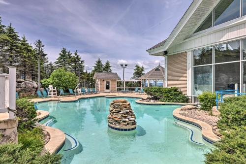 Snowshoe Cabin with Resort Perks - Ski, Tube and More! in Dunmore, USA