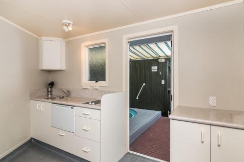 Studio with Mineral Spa Pool image 8