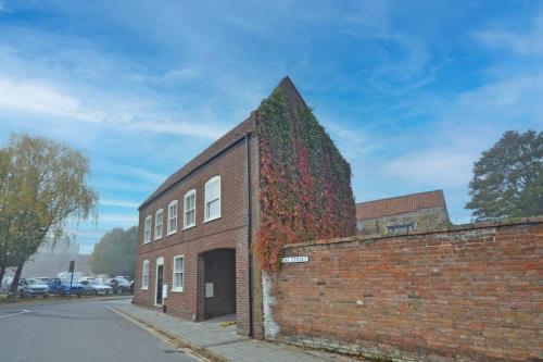 Chapel Houses, A collection of three townhouses A central collection that sleeps 10, Norfolk