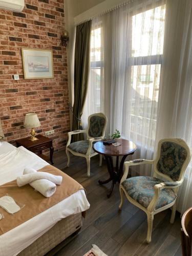 room detail thumbnail 1