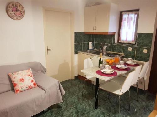 Two-Bedroom Apartment Standard image 2