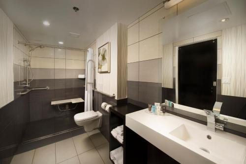 Crowne Plaza Seattle Airport an IHG Hotel - image 2