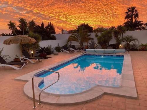"Our Soleada" Villa cosy and flowery, heated pool