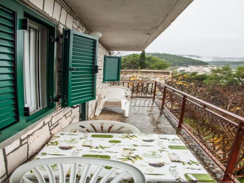 Apartment Hajdi - with large terrace - image 13