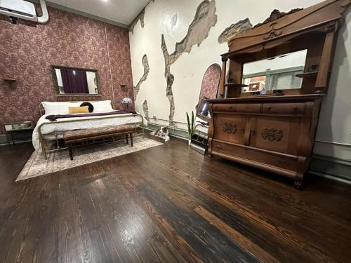 . Velvet Woody - The Bill Doolin