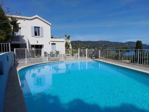 Two-Bedroom Apartment with Terrace (4 Adults) N°1