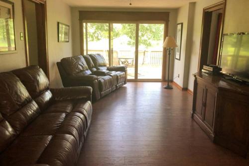 3 Bedroom Home - Lake Views on 3 Sides in Caseyville, USA
