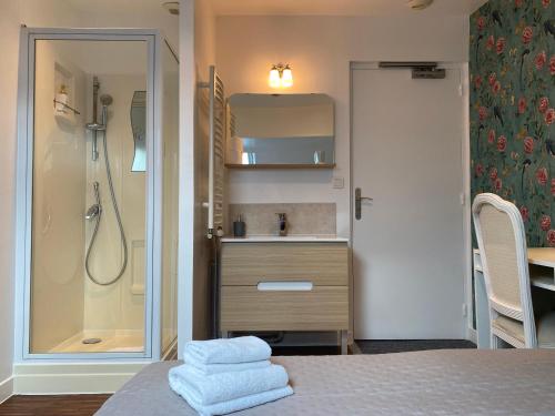 Hotel Saint Yves - image 8