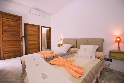 Twin room, large