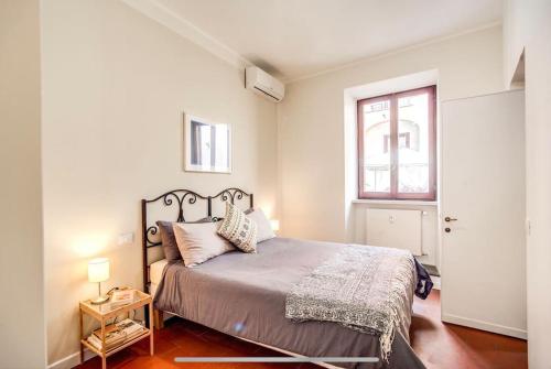 Coliseum cozy flat