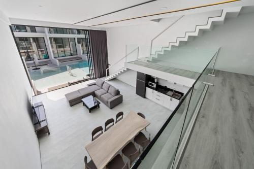 Beach Walk Condo 3br in Replay residence in Tha Chang