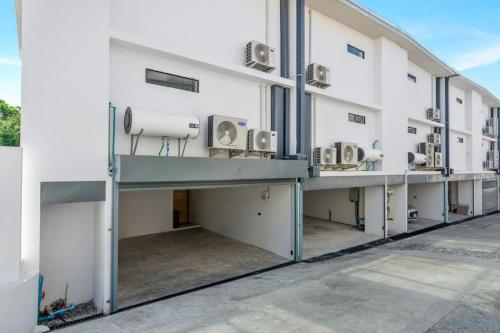 Beach Walk Condo 3br in Replay residence in Tha Chang