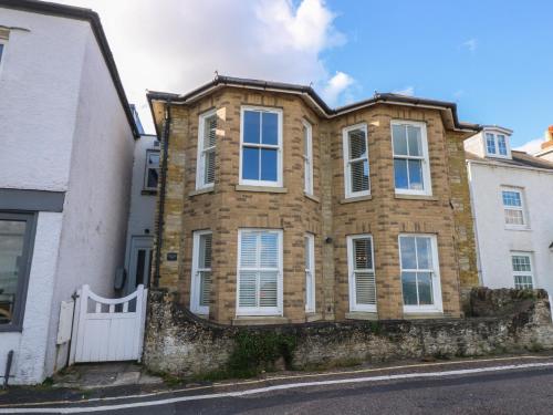 Hotellet från utsidan, Coronation House in Nettlestone and Seaview