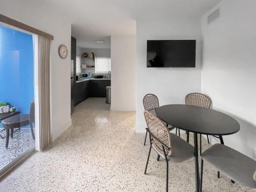 Newly Remodeled full Apartment - Tap to explore photos