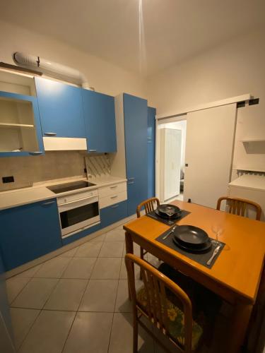 ห้องครัว, Lake Front Apartments, Lecco in เลกโก