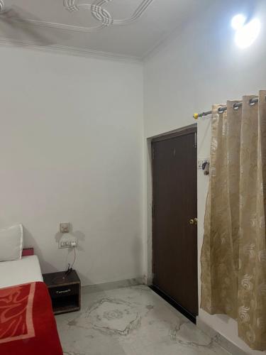Deluxe Single Room image 7