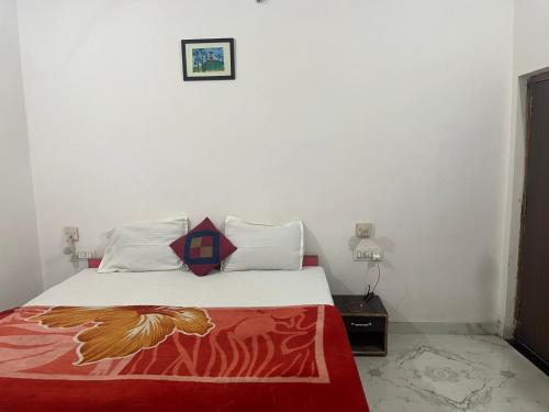 Deluxe Single Room image 8