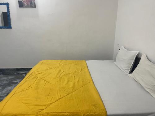 Budget Double Room image 2