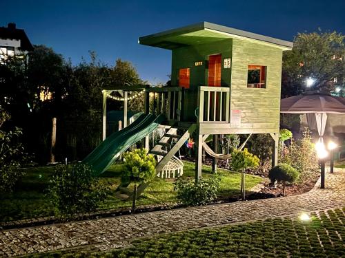 Vista Exterior, North Nest Luxury Suites in Orunia