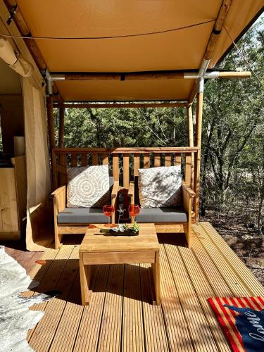 ジョンソンシティ (TX) Reserve all 5 tents for the price of 4 - 12 Fires Winery 3つ星 シングルルーム 客室