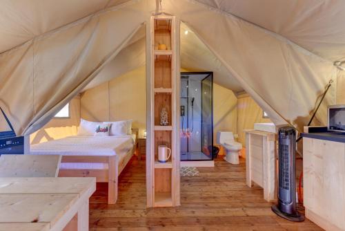 ジョンソンシティ (TX) Reserve all 5 tents for the price of 4 - 12 Fires Winery 3つ星 シングルルーム スイート
