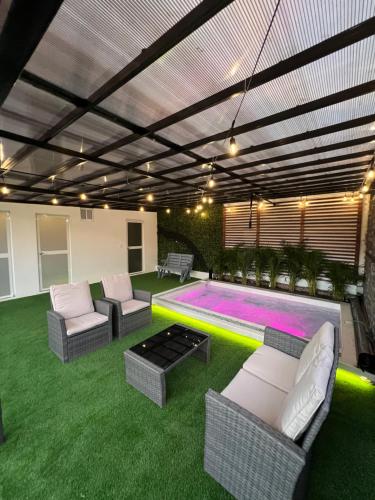 อ่างแช่น้ำร้อน, Springhills Quito Airport in ตาบาเบลา