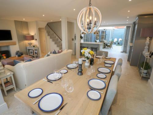 Hotellet från utsidan, Coronation House in Nettlestone and Seaview