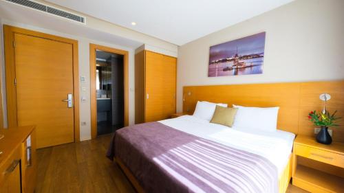 2 twin beds