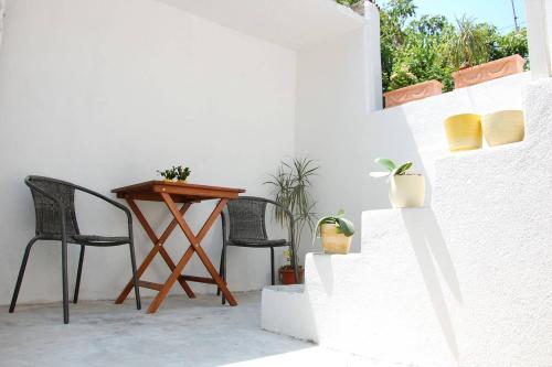 Charming old stone house · Split