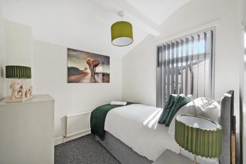 Miranda House - Air Host & Stay - Sleeps 7, Liverpool (photo 10)