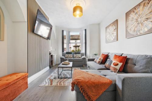 Miranda House - Air Host & Stay - Sleeps 7, Liverpool
