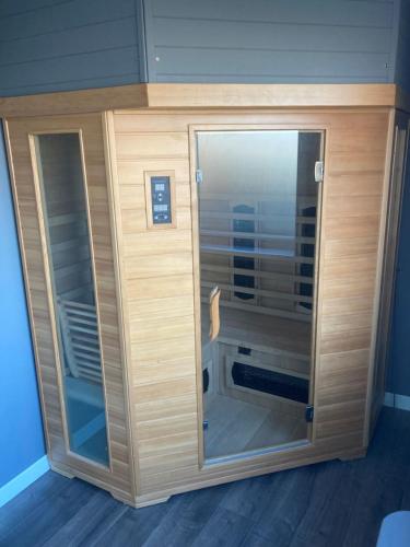 Carloway Self Catering, 5A Upper Carloway, Isle of Lewis, Outer Hebrides - Off grid, outdoor, wood f in Carloway