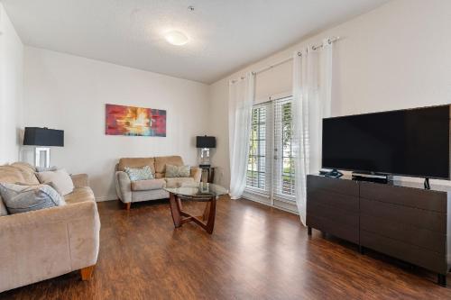 Spacious 4BR House – 10 Mins from Disney in Kissimmee, USA