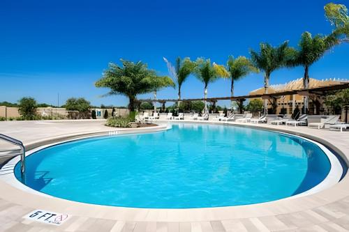 Magical 4BR Home – Gated Community, Near Disney in Kissimmee, USA