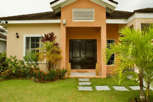 Ieeja, Paradise Breeze Edgehill- Boscobel Ocho Rios in RioNuoya