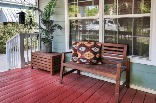 Pearl - A Birdy Vacation Rental near Japanese Tea Gardens