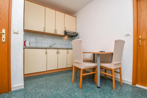 Apartments Jakov - image 2