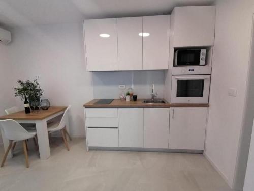 One-Bedroom apartment Standard room in Apartments Diana Lovetovo