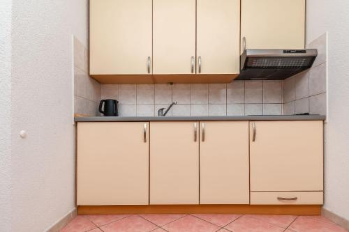 Apartments Jakov - image 13