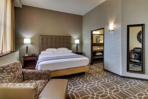 Deluxe King Room room in Drury Plaza Hotel Cleveland Downtown