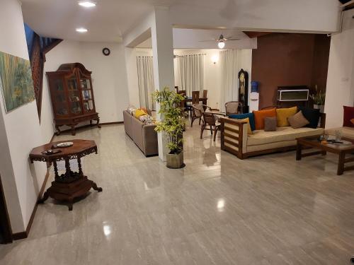 Charles Villa Rawathawatta.Moratuwa Colombo. - image 10