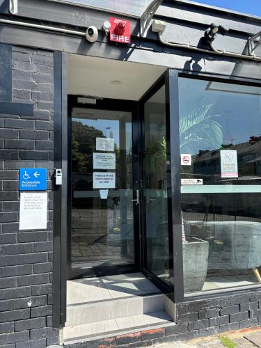 Bejárat, St. Kilda Accommodation in St. Kilda