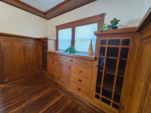 Cozy Craftman Cottage in Quiet Historic Vallejo Neighborhood in 瓦列霍