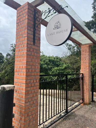 . Lake House_SC