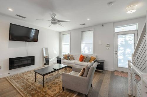 Beautiful 4BR Entire House in DC in Washington, USA