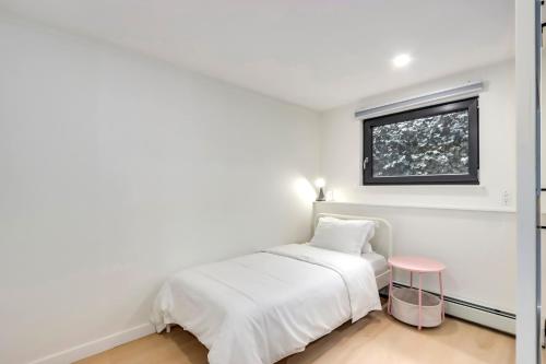 Classic King Size Guest Suite in Burnaby, Canada