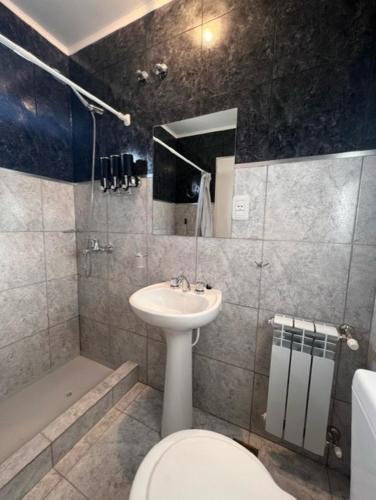 샤워실, Dúplex del Pinar-Plottier-Diario Semanal Mensual-La Mejor Ubicación-Estacionamiento Privado (Duplex del Pinar-Plottier-Diario Semanal Mensual-La Mejor Ubicacion-Estacionamiento Privado) in 플로티에르