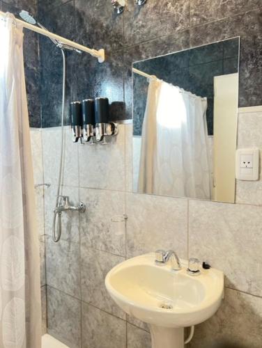 샤워실, Dúplex del Pinar-Plottier-Diario Semanal Mensual-La Mejor Ubicación-Estacionamiento Privado (Duplex del Pinar-Plottier-Diario Semanal Mensual-La Mejor Ubicacion-Estacionamiento Privado) in 플로티에르