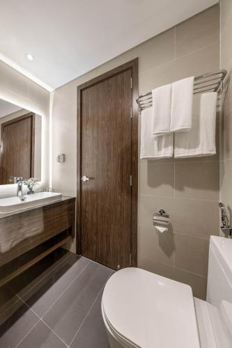 Deluxe Double or Twin Room with View image 2